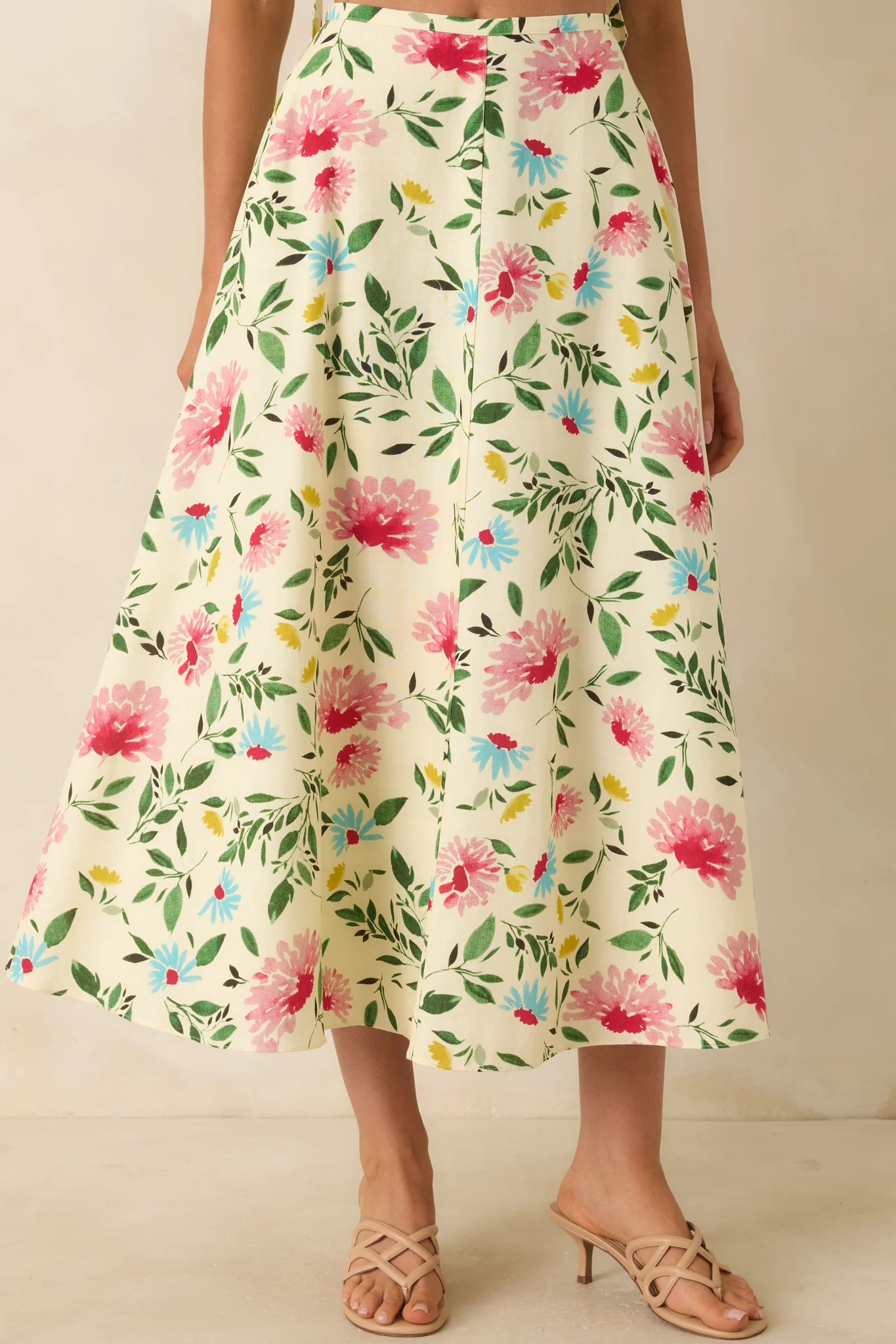 SHOP THE LOOK - ASTR The Label Myria Yellow Multi Floral Pleated Crop Top